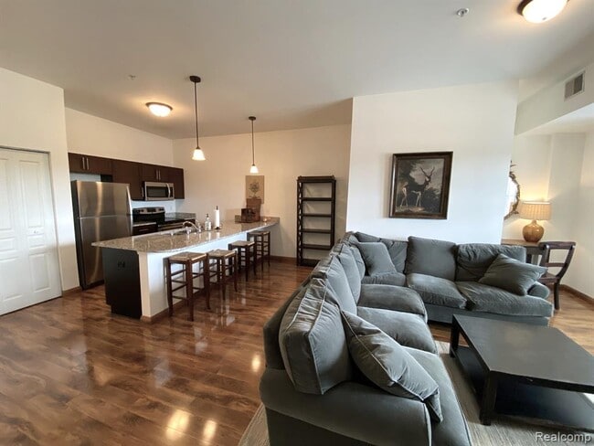 Building Photo - 134 N Leroy St