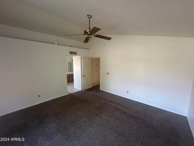 Building Photo - 15845 N 50th St