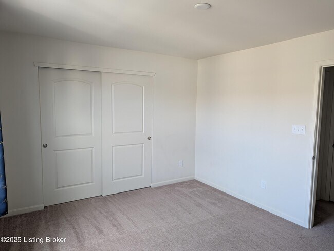 Building Photo - 2861 Hamilton Springs Dr