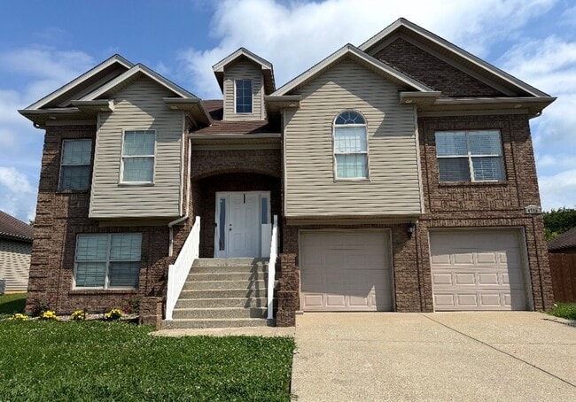 Building Photo - *** Move-in SPECIAL - $2395.00 ***