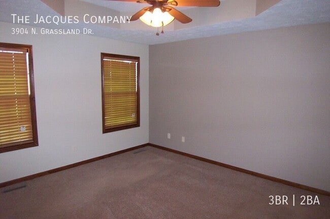 Building Photo - 3904 N Grassland Dr