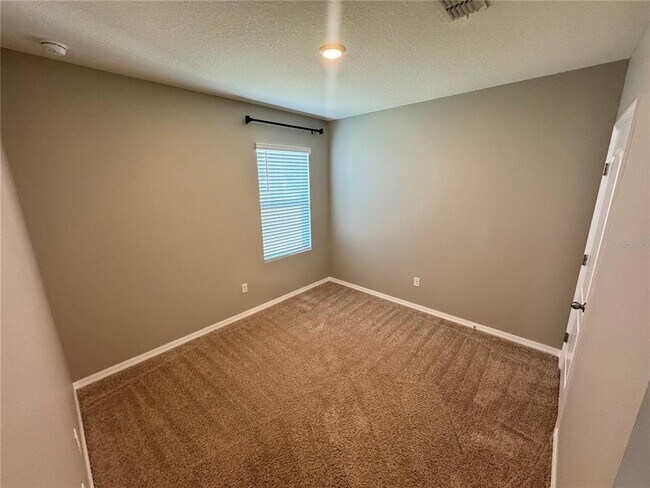 Building Photo - 404 Tanglewood Dr