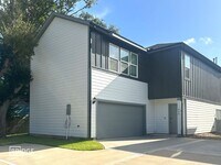 Building Photo - 450 Huisache St