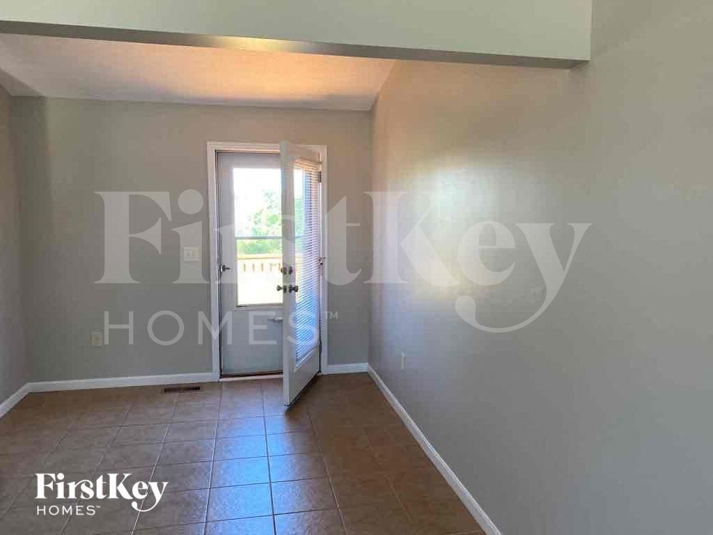 Building Photo - 2572 Ivan Ct