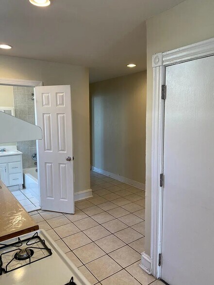 Building Photo - 1711 Mifflin St