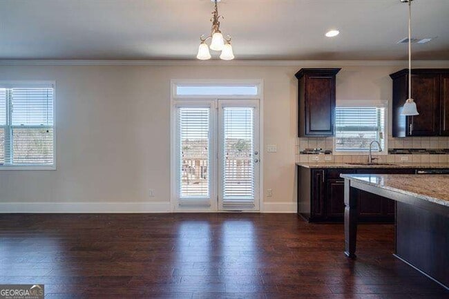 Building Photo - 4215 Miramount Overlook
