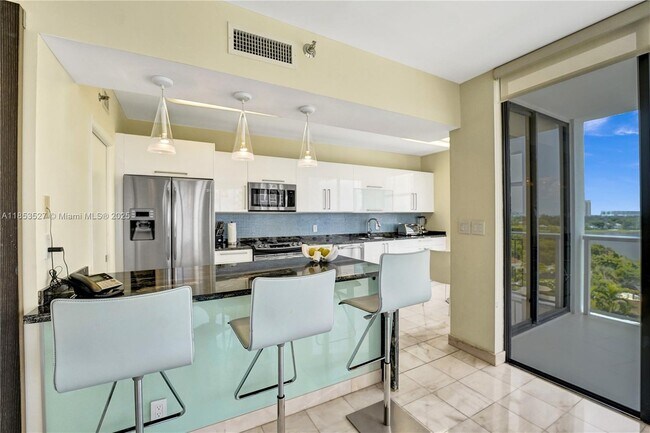 Building Photo - 20281 E Country Club Dr