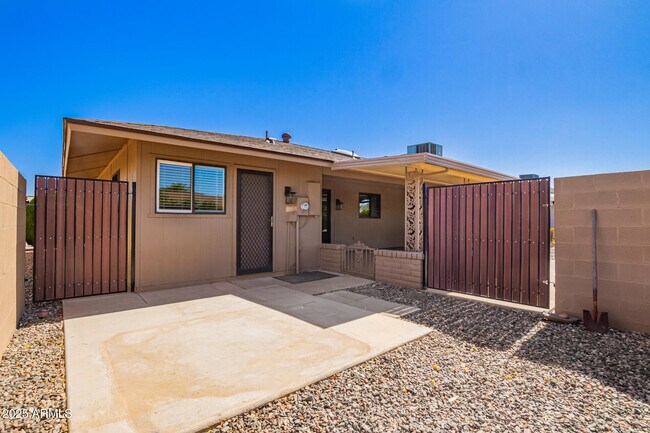 Building Photo - 12632 W Regal Dr
