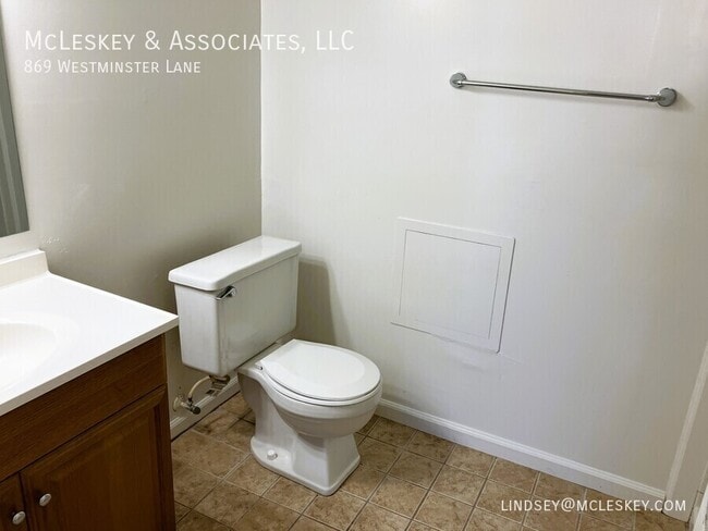 Building Photo - 869 Westminster Ln