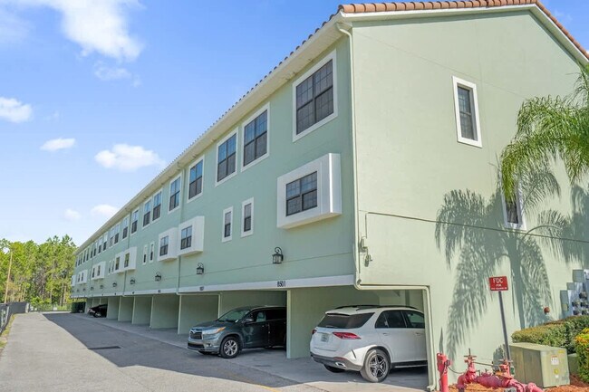 Building Photo - 14545 Damai Ln