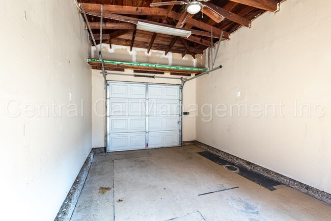 Building Photo - 3 Bedroom/1 Bath Home - $1850 per month!