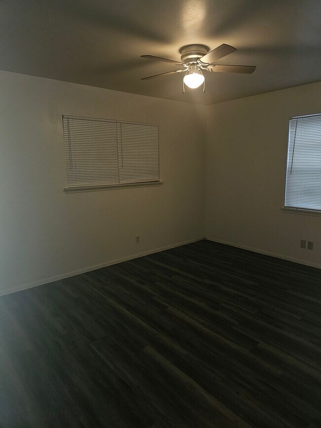 Building Photo - GREAT HOUSE NEAR LOOP 410/I35 N