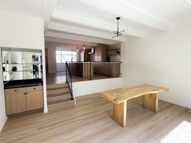 Building Photo - 6639 Green Valley Cir