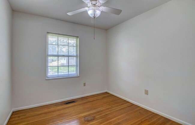 Building Photo - Spacious 4 bed, 2 bath in Sherwood!