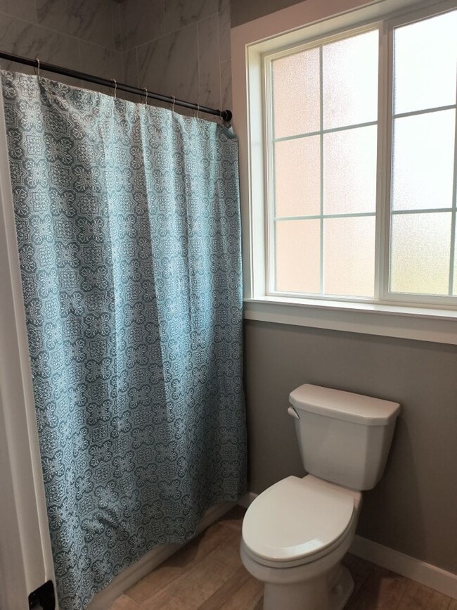 Building Photo - Stunning and Spacious 3bed/2bath Home – Yo...