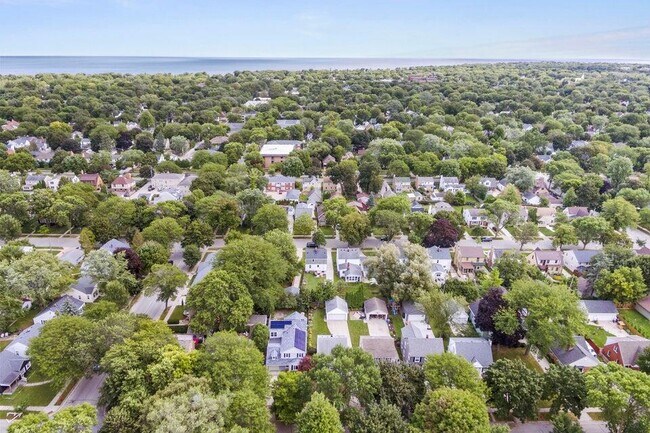 Building Photo - 5160 N Kent Ave