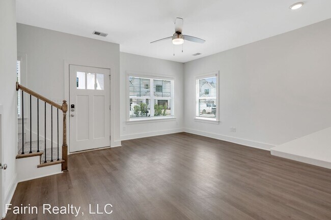 Building Photo - 2 br, 2.5 bath House - 4263 Brevard Blvd