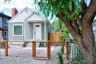 Building Photo - Remodeled Detached Cottage with Fenced Yard! Pet Friendly!