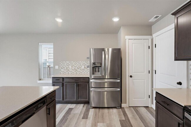 Building Photo - Spacious Newer Lacey Home | 3-Bed Home with A/C, Gas Fireplace, Bonus Loft & Fully Fenced Backyard!