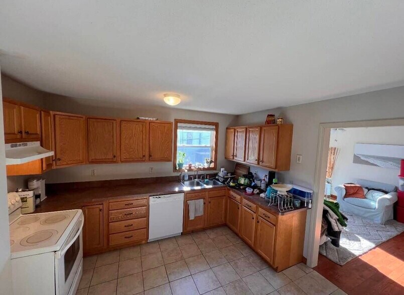 Building Photo - 33B Parsons St