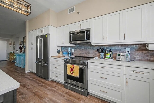 Building Photo - 5408 Eagles Point Cir