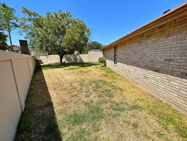 Building Photo - 306 Potranca Ct