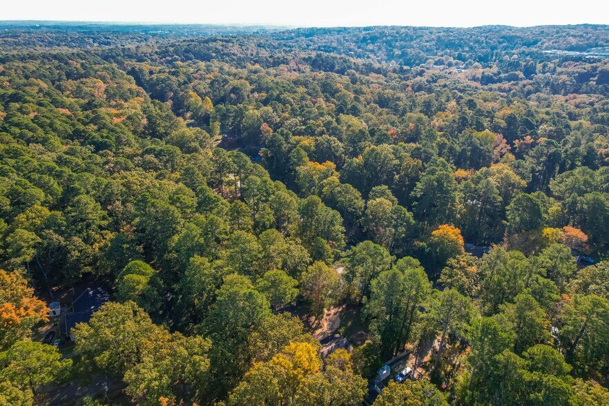 Building Photo - 300 Barclay Rd