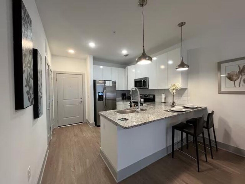 Building Photo - 112 Krog St NE