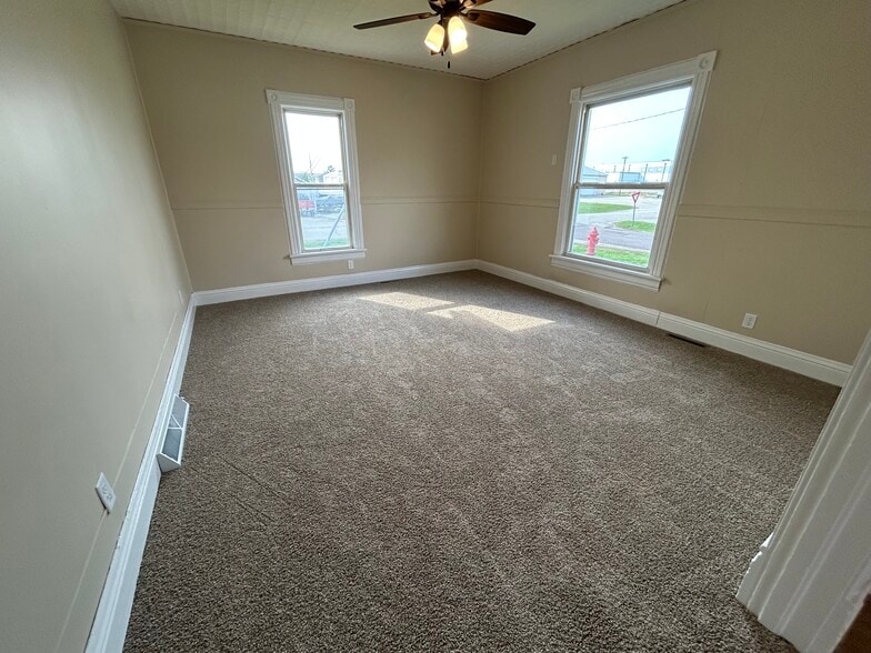 Building Photo - 211 W 2nd St