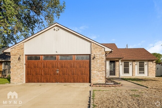 Building Photo - 521 Magnolia Dr