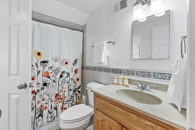 Building Photo - 5382 Kings Park Dr