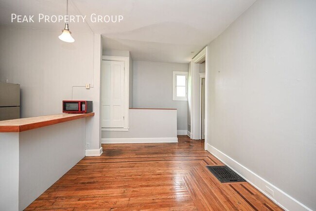 Building Photo - 2431 Ohio Ave