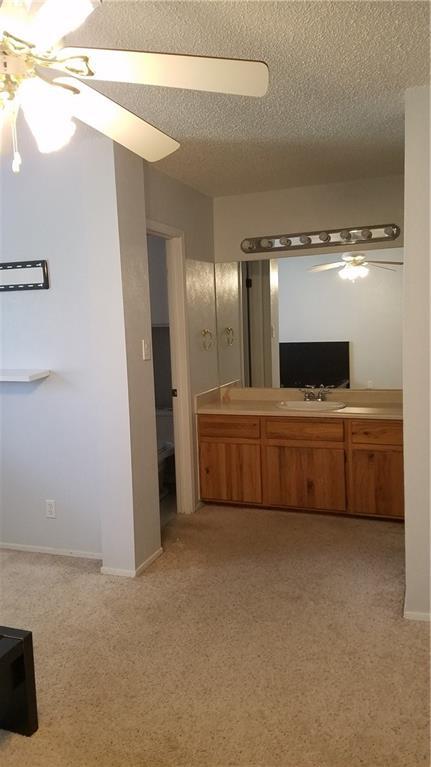 Building Photo - 605 Russet Valley Dr