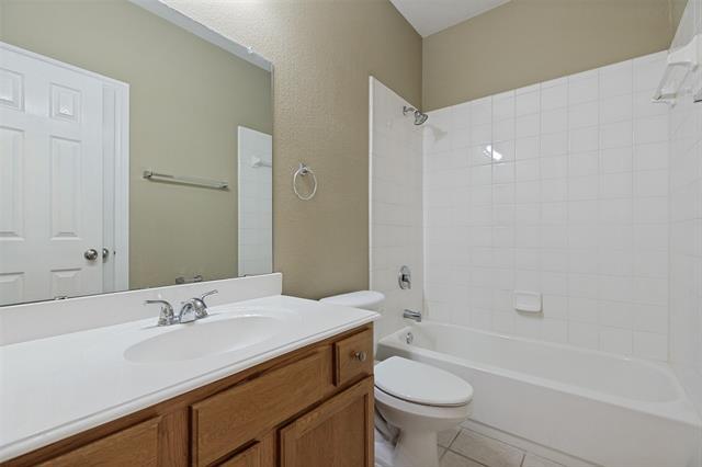Building Photo - 9832 Old Field Dr