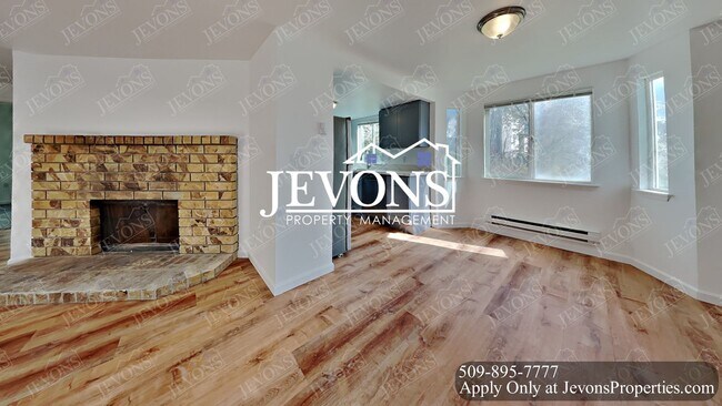 Building Photo - 1722 E 56th St