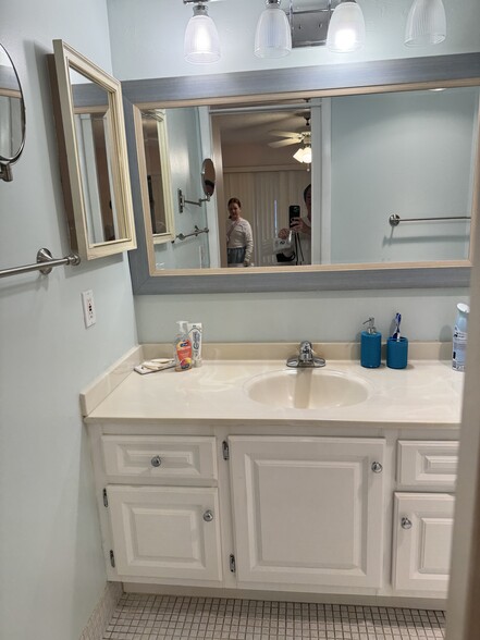 Master bath - 4007 Yarmouth a