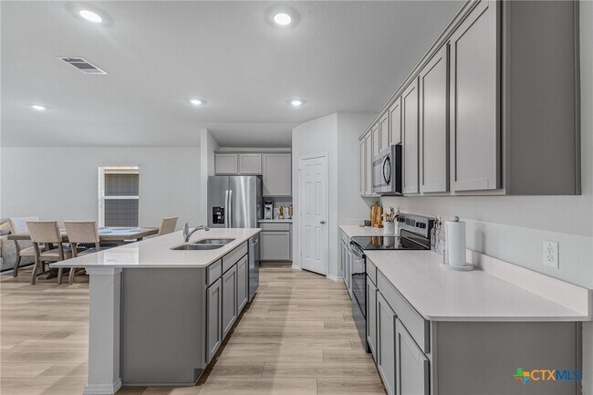 Building Photo - 4011 Baerlon Cv