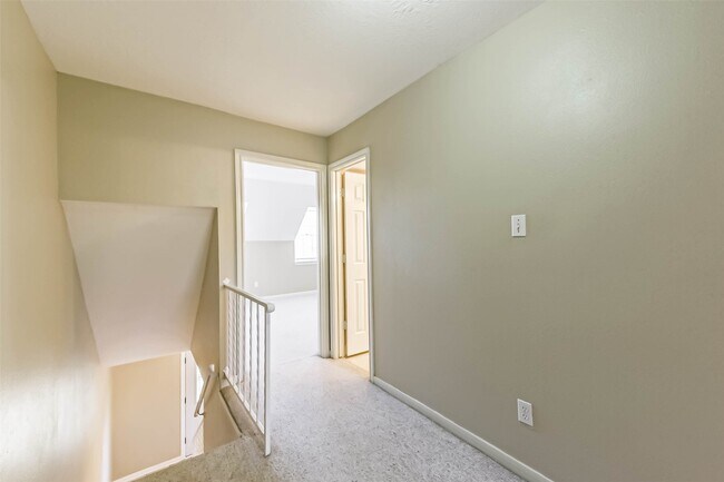 Building Photo - 11525 Burdine St