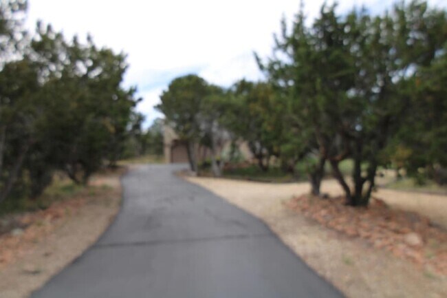 Building Photo - 7 Metate Dr