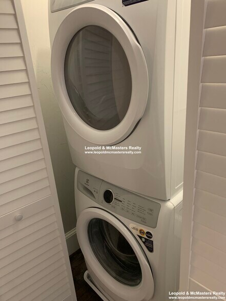 Building Photo - 130 Longwood Ave