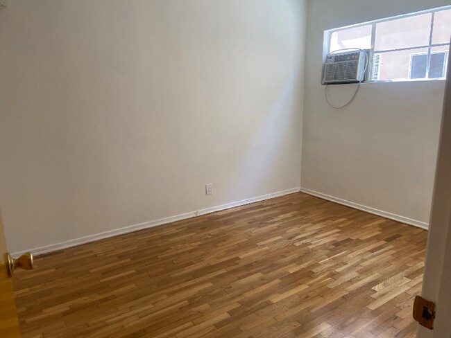 Building Photo - 1466 S Sherbourne Dr