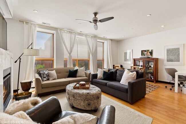 Building Photo - 1842 N Damen Ave