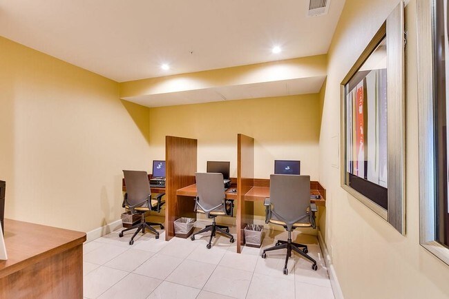 Building Photo - 3225 Turtle Creek Blvd