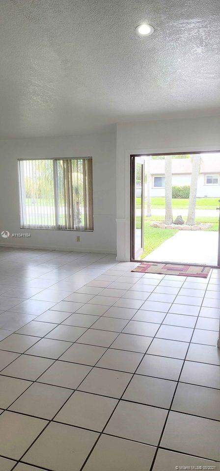 Building Photo - 6991 NW 20th Ct