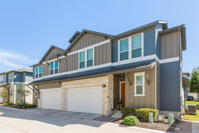 Building Photo - 1015 Vista View Dr