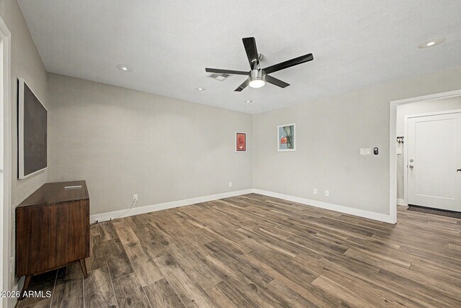 Building Photo - 5017 E Acoma Dr