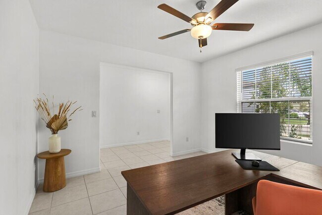 Building Photo - 1742 Red Loop