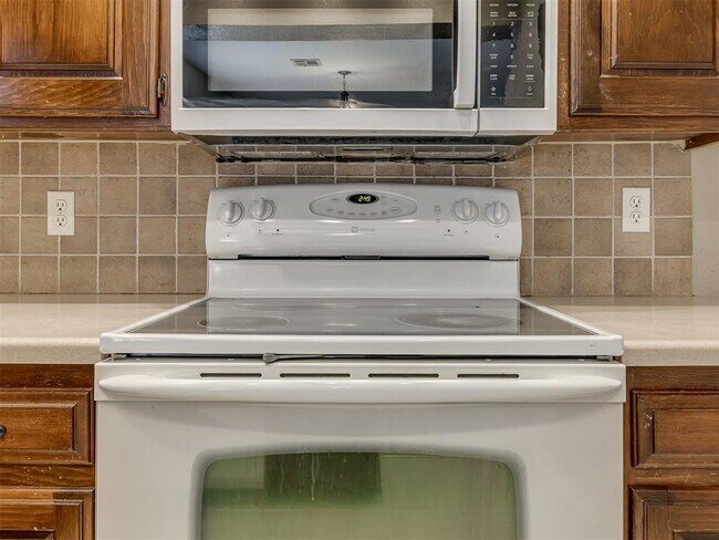 Building Photo - 2131 Jazzman Dr