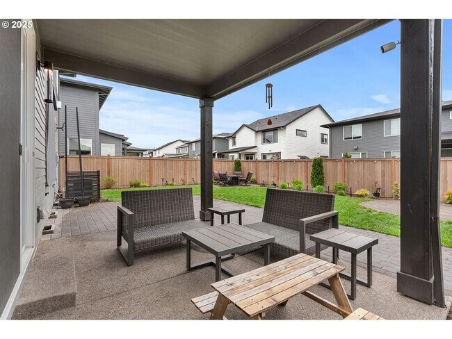 Building Photo - 4093 SE Reed Dr