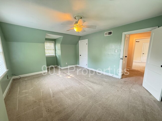 Building Photo - 59 N Ashlawn Rd